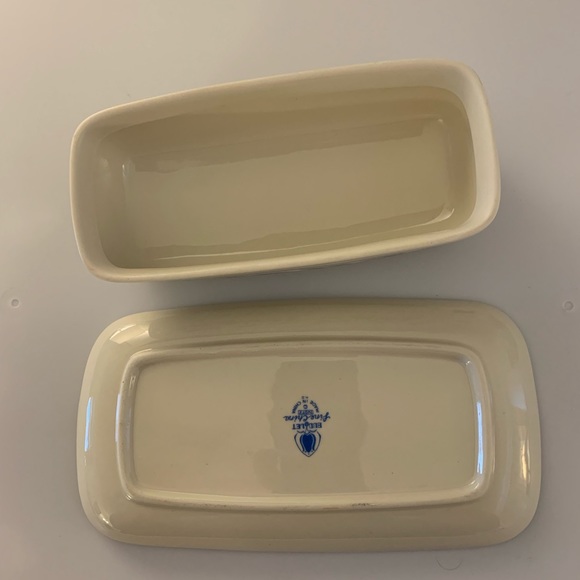 Budlet Fine China Hollies & Berries Butter Dish - Great Holiday Decoration! - Picture 3 of 5